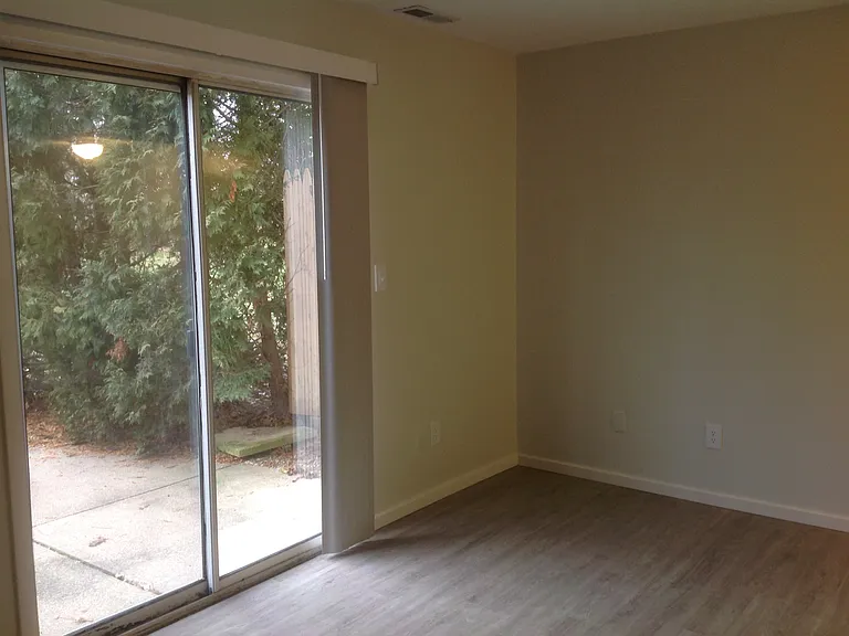 987 Wadsworth Rd — Photo 10