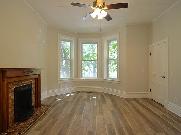 2nd image of 2330 W Erie St #1F-1R
