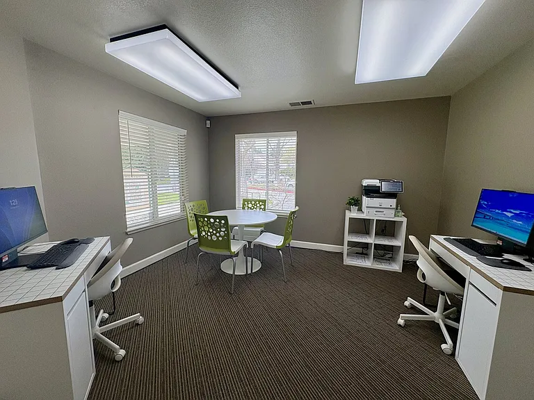 Saratoga West Apartments — Photo 6