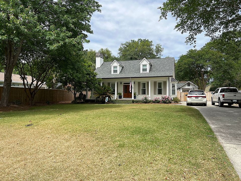 2nd image of 724 Milldenhall Rd