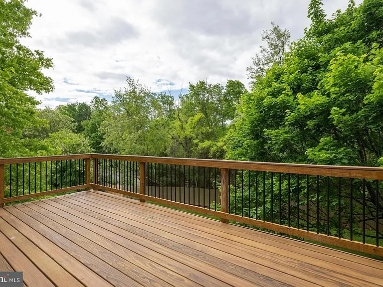 7057 Sauvage Ln — Photo 2