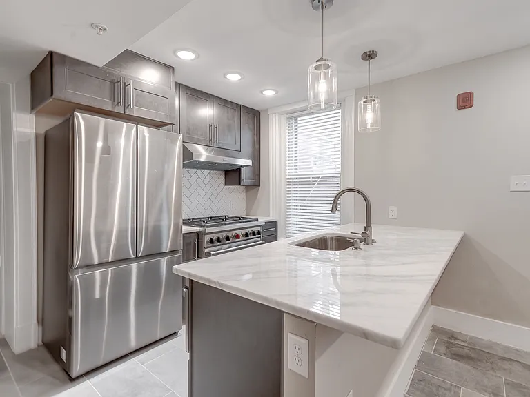 425 N Arthur Ashe Blvd #2B — Photo 8