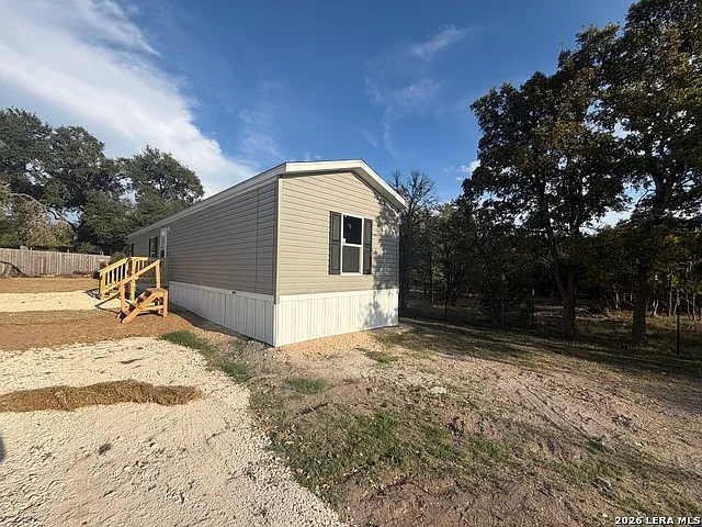 2 bed, 2.0 bath, 820 sqft, $1,300 — Photo 2