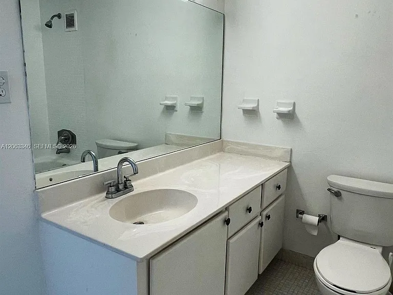 1000 West Ave #515 — Photo 15