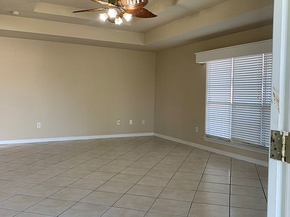 3rd image of 201 Ebony Ln