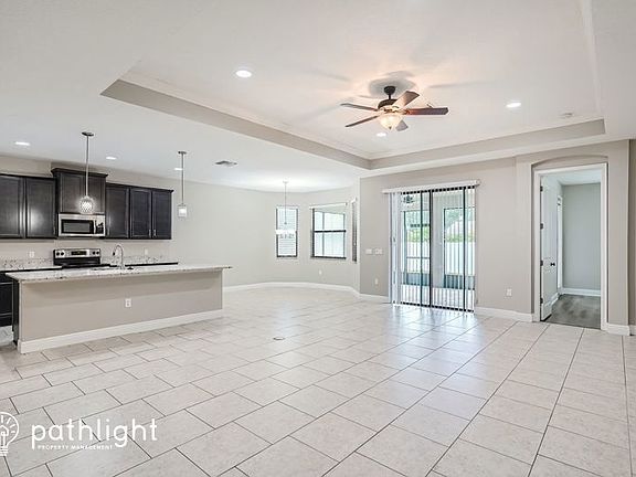 5th image of 712 Kingsfield Reserve Ave