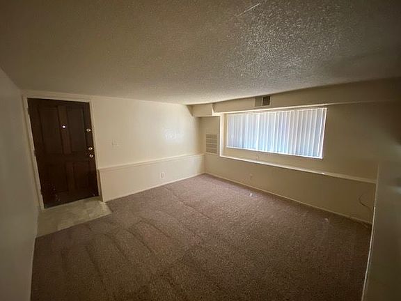 2nd image of 617 26th St APT 3