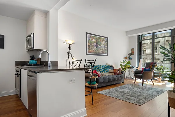 Rented by BARNES New York | media 14