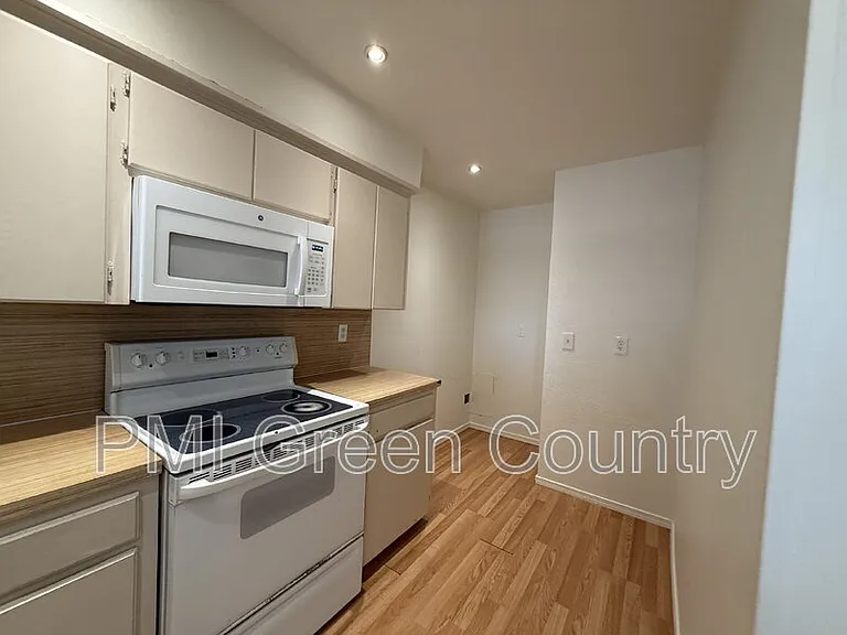 6028 S 90th East Pl — Photo 16
