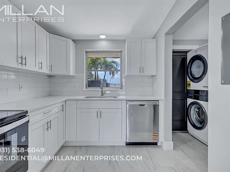 325 Capri Boulevard — Photo 58