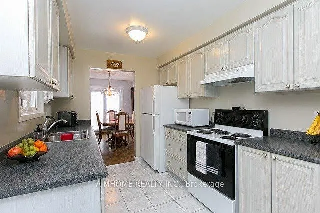 107 Trothen Cir — Photo 10