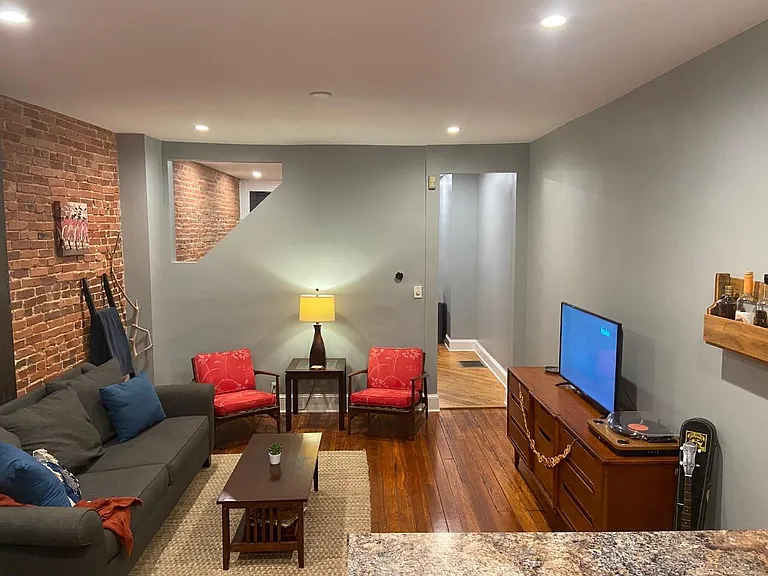 20 N Montford Ave — Photo 1