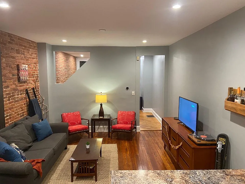 20 N Montford Ave