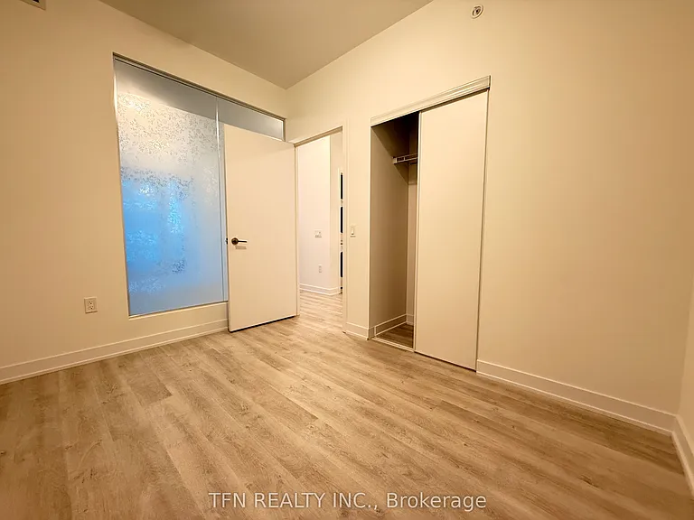 15 Richardson St #727 — Photo 4