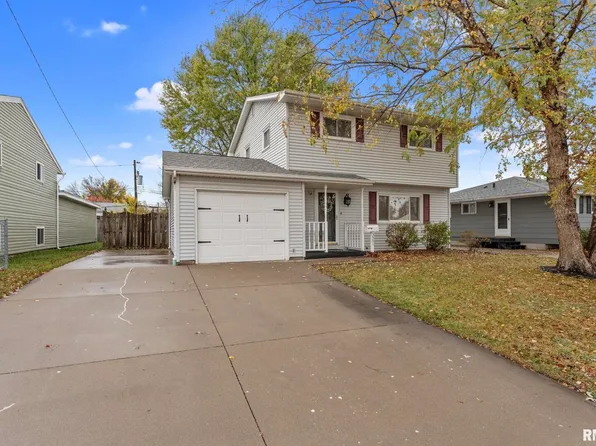 3551 4th St, East Moline, IL 61244