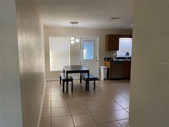 5th image of 5732 NE 33rd St