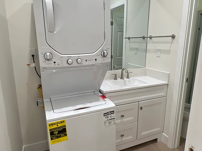 212 S Reeves Dr #8 — Photo 7