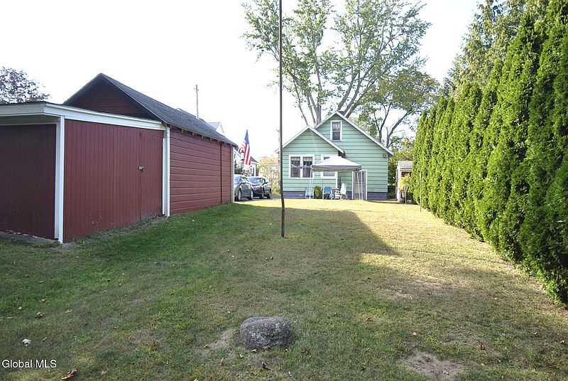 5th image of 25 Locust Park