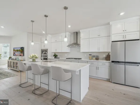 43498 Madison Spring Ter, Ashburn, VA 20148