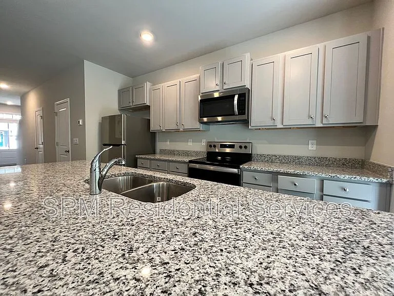 3618 Roseblossom Dr — Photo 5