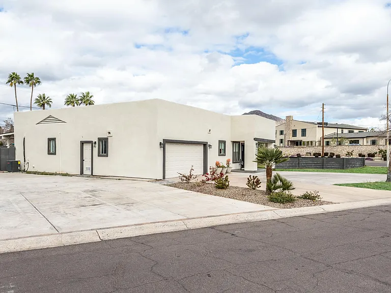 4344 E Clarendon Ave — Photo 40