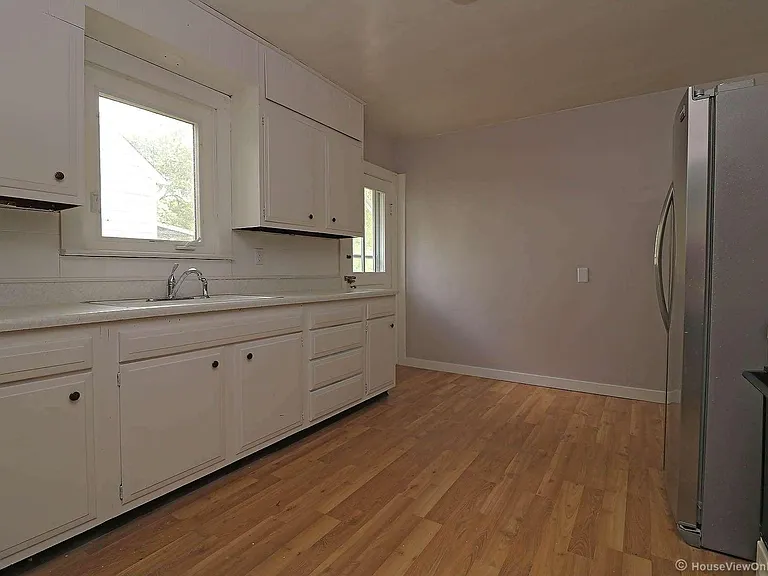 1435 Rose St — Photo 5