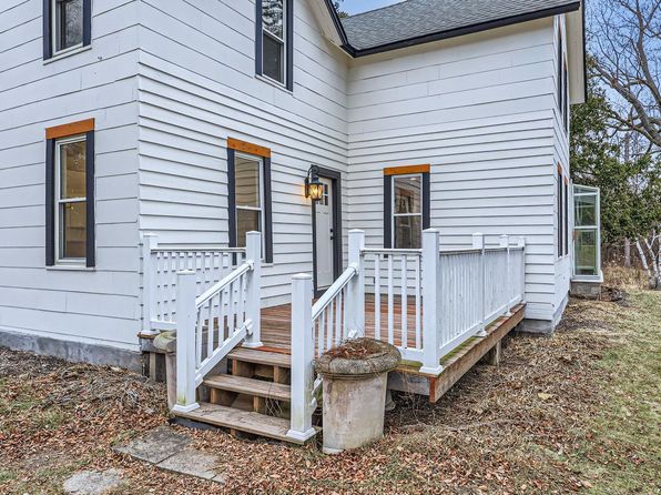 1300 6th Ave N, Long Lake, MN 55356