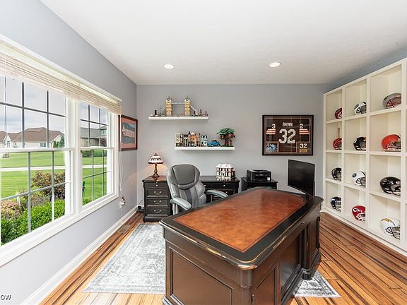 4th image of 4232 Maidstone Ln