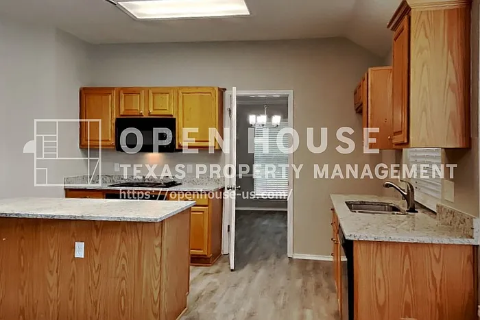 2906 Saint Vincent Dr — Photo 7