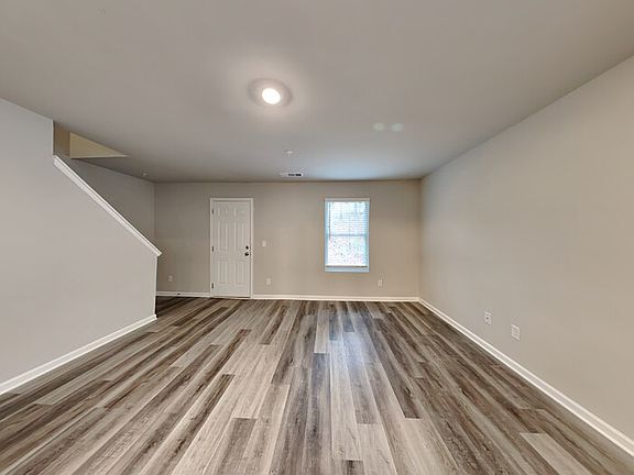 2nd image of 1081 Benfield Rdg W