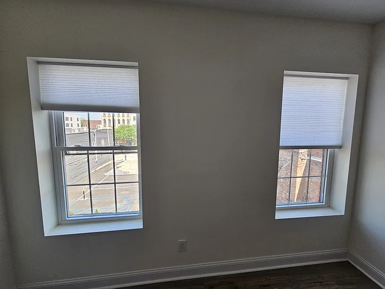 406 Main St #4 — Photo 32