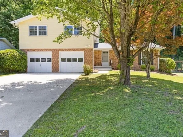 2461 Woodside Way, Chamblee, GA 30341