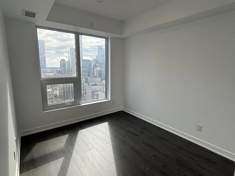 100 Queen St E #2108 — Photo 8