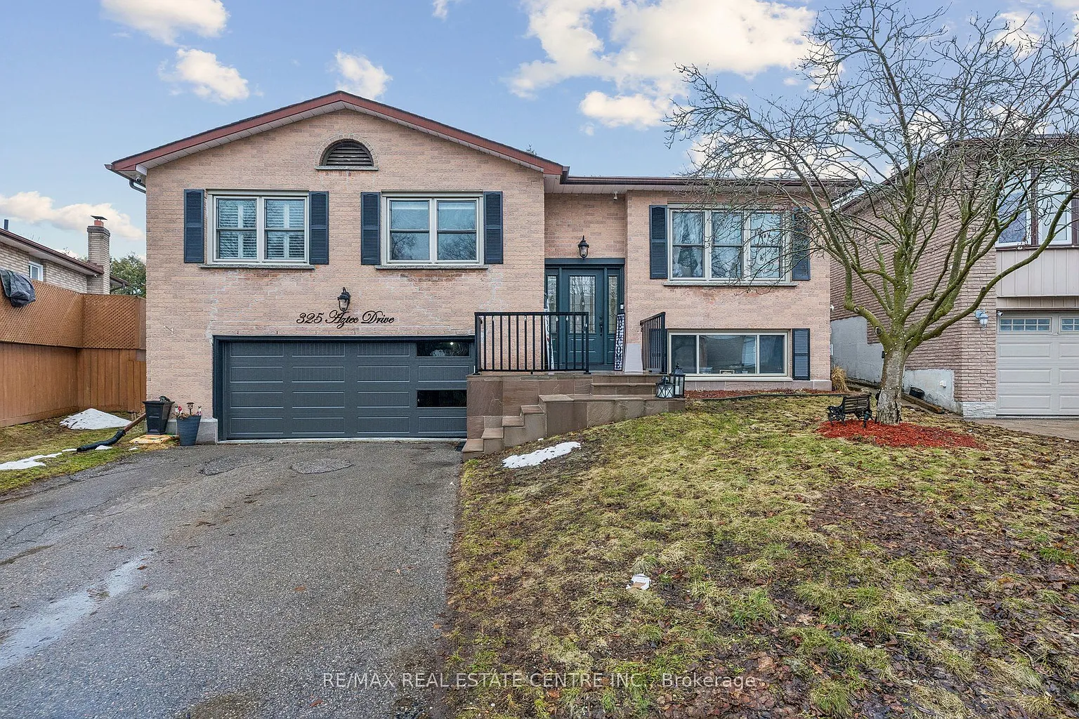 325 Aztec Dr photo 1