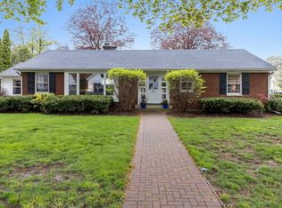 226 Charles St, Geneva, IL 60134