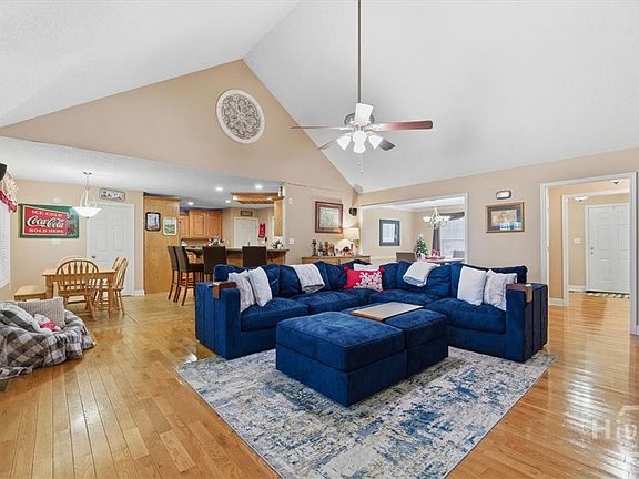 4th image of 30 Bunker Hill Road