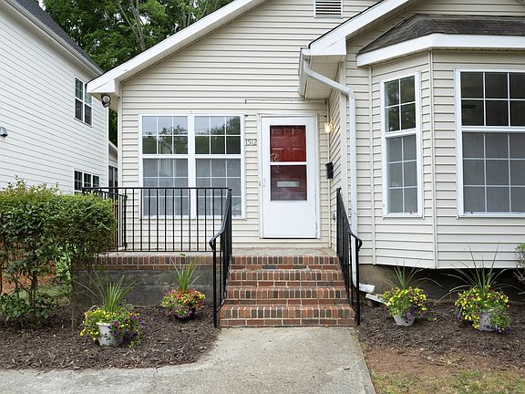 3rd image of 1512 E Lane St