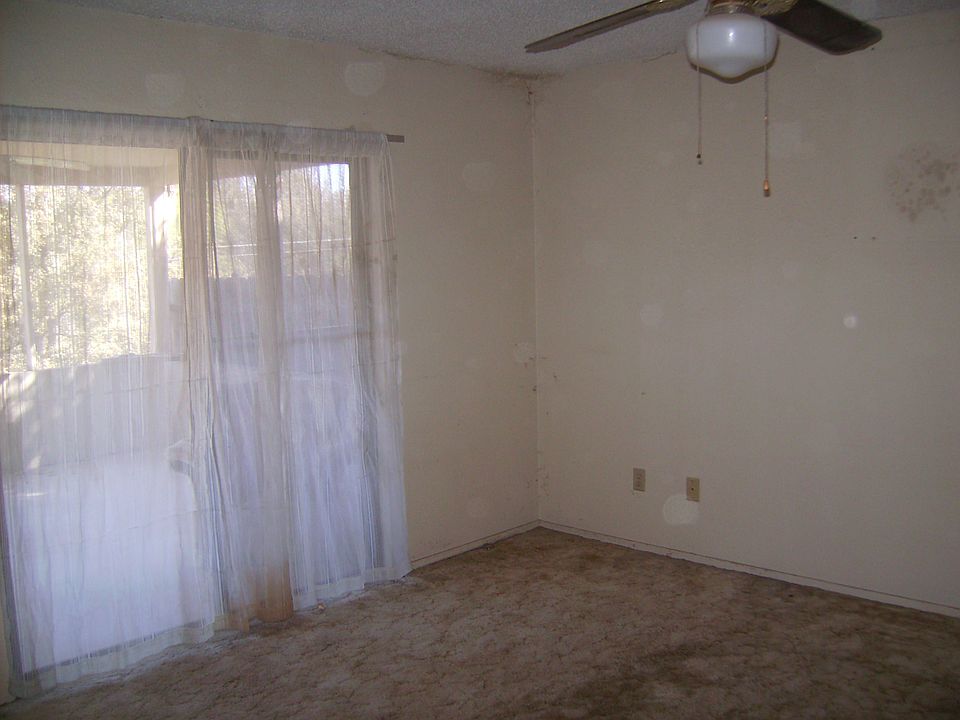 2nd image of 4303 Creekside Dr