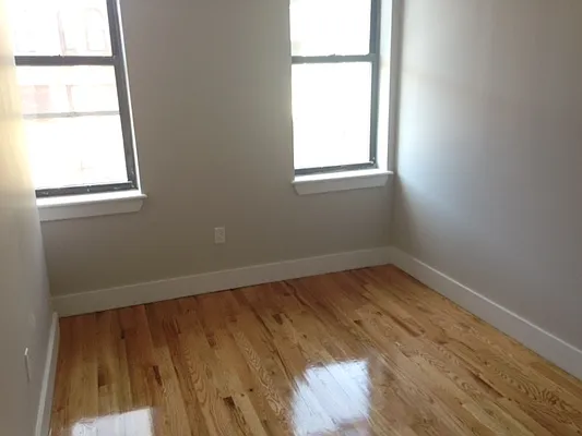 Rented by Premier Metro Realty Corp | media 11