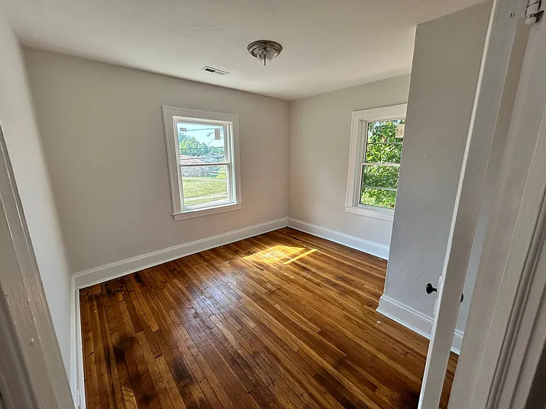13629 Cranwood Park Blvd — Photo 9