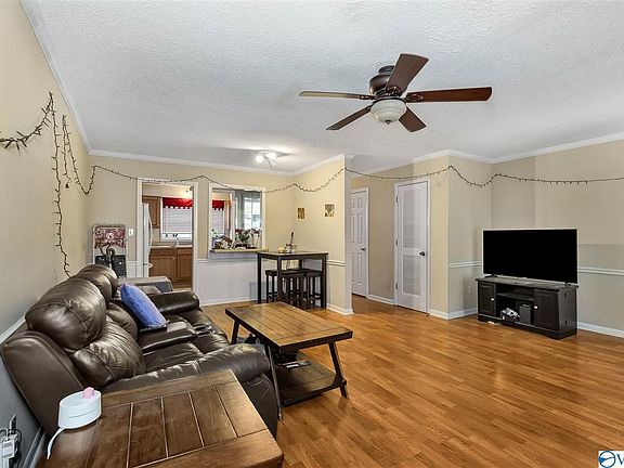 5th image of 11512 Jade Ln SE