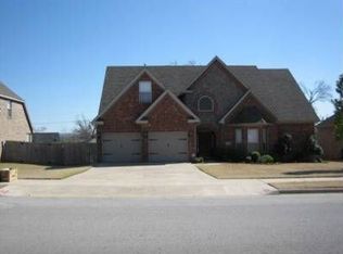2507 Magnolia Dr, Springdale, AR 72762