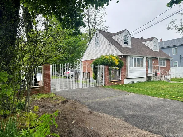 224 Park Avenue, Roosevelt, NY 11575