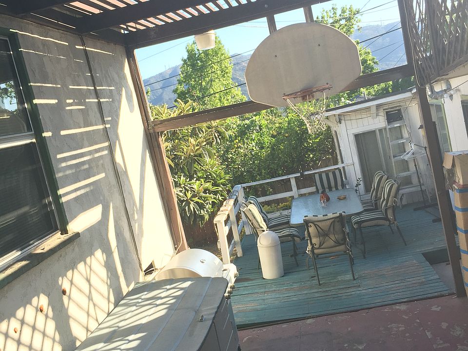 Spacious backyard
