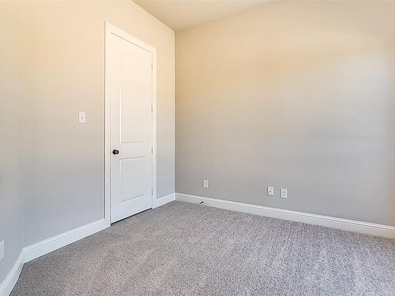 4th image of 2502 Moores Lndg