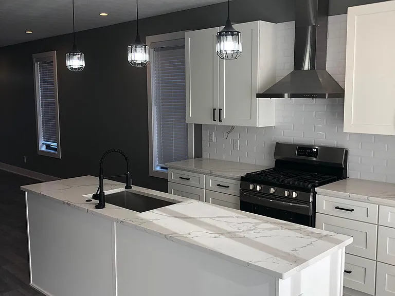 1630 Carrollton Ave — Photo 2