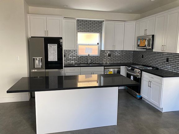 4th image of 4199 Verdant St