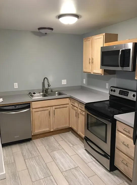 Green Oaks Apartments — Photo 2