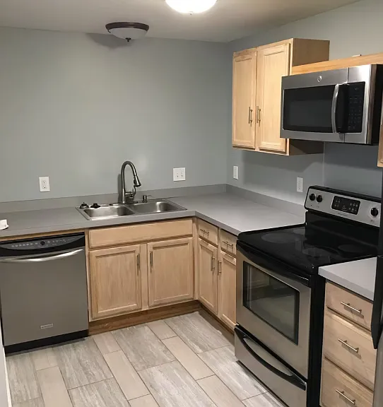 Green Oaks Apartments — Photo 2