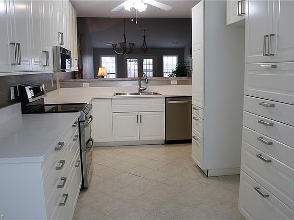4th image of 21 Mansfield Cir